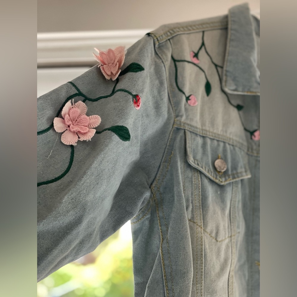🌸Flower Appliques Denim Jacket - Picture 9 of 13